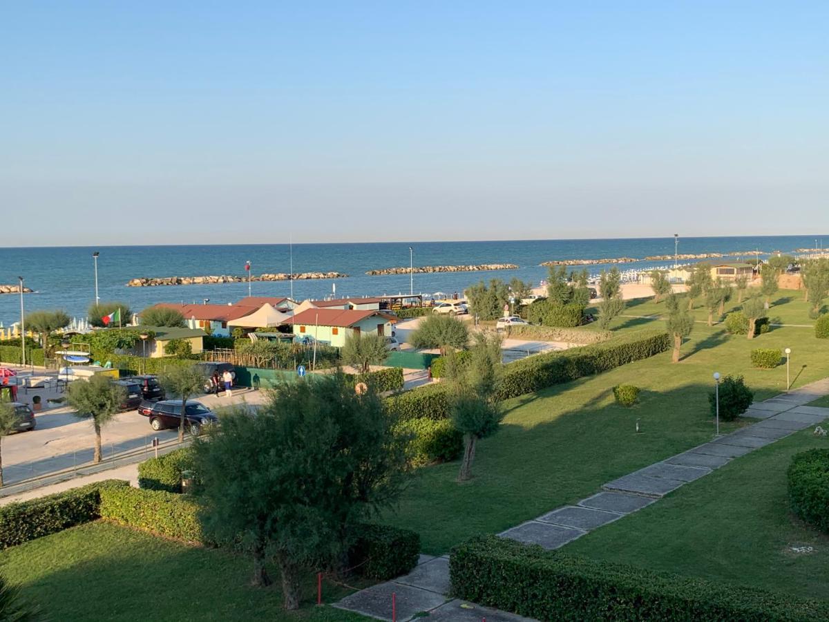 Апартаменты Al Mare Apartament Фано Экстерьер фото