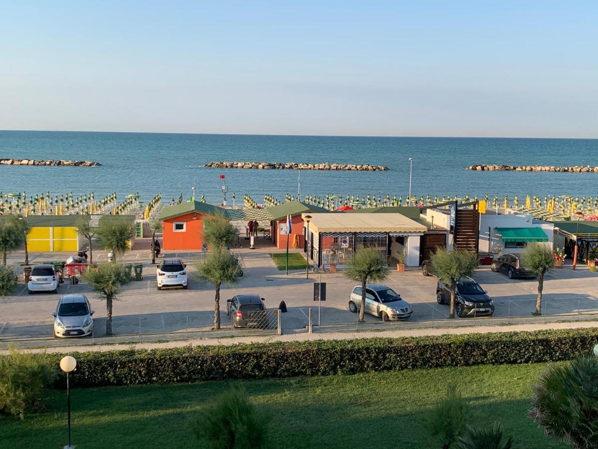 Апартаменты Al Mare Apartament Фано Экстерьер фото