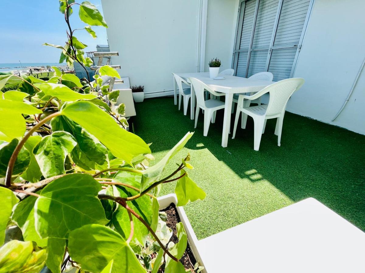 Апартаменты Al Mare Apartament Фано Экстерьер фото